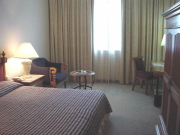 mayfair-hotel--room5
